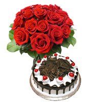 Exclusive Gift Pack of 1/2 Kg Black Forest Cake 12 Red Roses Bouquet Bangalore