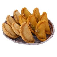 Online Gift Delivery to Bangalore for 1 kg Gujiya