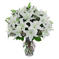 Diwali Flowers to Bangalore. White Lily in Vase 8 Flower Stems