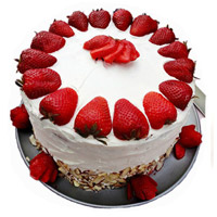 Exclusive Cake of 3 Kg Strawberry Cake to Bengaluru From 5 Star Hotel